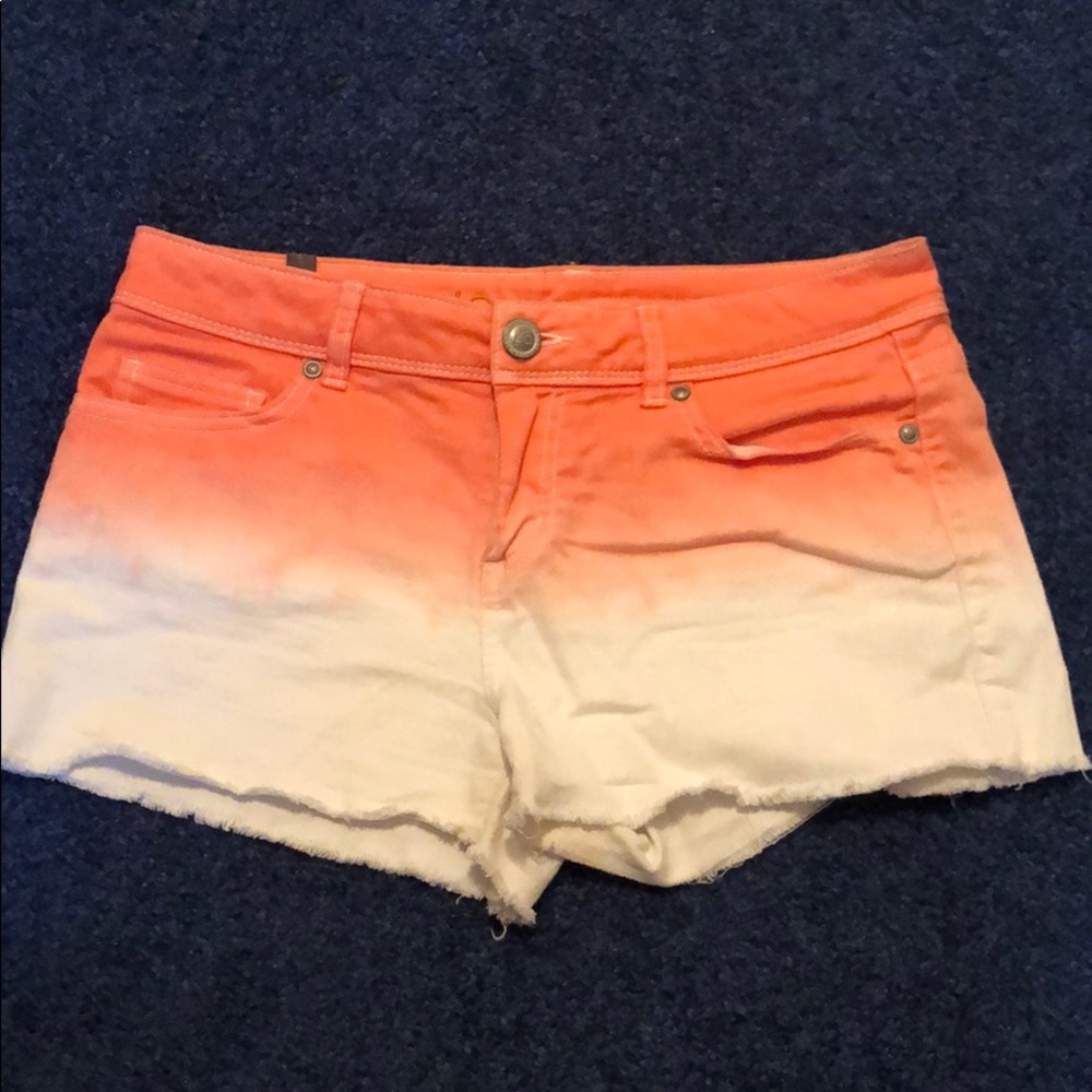 Lauren Conrad coral & white hombre shorts